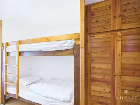 Studio Mezzanine avec Balcon Exposé Sud, Pieds des Pistes, Proche Commerces et Garderie - Photo 6