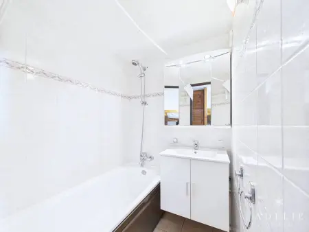 Studio Mezzanine avec Balcon Exposé Sud, Pieds des Pistes, Proche Commerces et Garderie - Photo 7