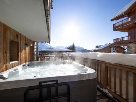 Appartement spacieux proche pistes avec jacuzzi et parking - Photo 1