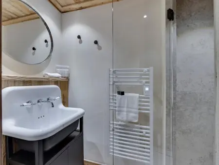 Appartement spacieux proche pistes avec jacuzzi et parking - Photo 10