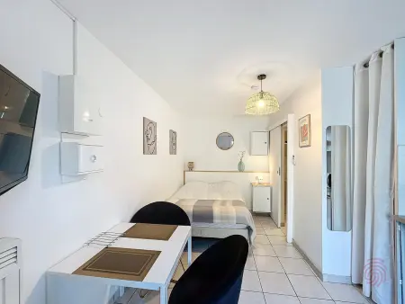 Studio cosy avec terrasse, proche thermes et centre-ville - Lamalou-les-Bains - Photo 2