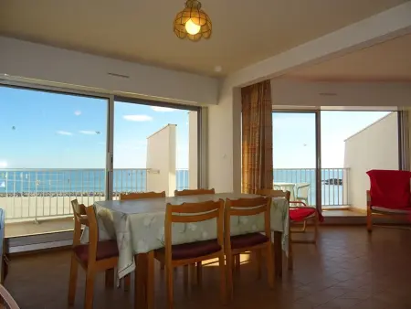 Palavas F2 cabine dernier étage, double terrasse, parking privé - Photo 2