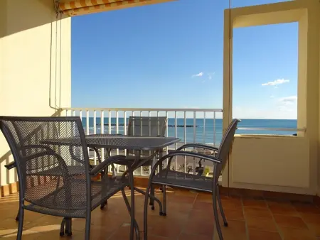 Magnifique T2 cabine 7 pers face mer avec parking et WIFI à Palavas - Photo 2