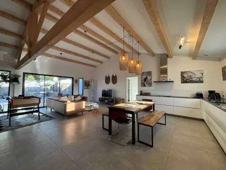 Maison contemporaine avec piscine privée à Saint-Denis-d'Oléron - Photo 1