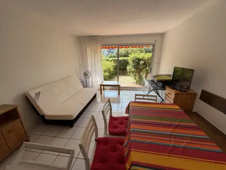 Appartement T2 en rez-de-chaussée avec terrasse, proche plage et piscine - 4 couchages - Argelès-sur-Mer - Photo 2