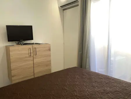 Appartement T2 rénové avec climatisation et internet, proche centre et étang de Thau - Photo 9