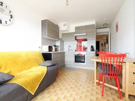 Spacieux T2 rénové proche étang de Thau, climatisé, terrasse, parking, WiFi à 800m des thermes - Photo 1