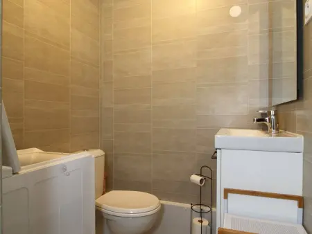 Spacieux T2 rénové proche étang de Thau, climatisé, terrasse, parking, WiFi à 800m des thermes - Photo 10