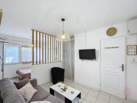 Appartement F1 avec Terrasse et Clim, à 650m des Thermes - Lamalou-les-Bains - Photo 1