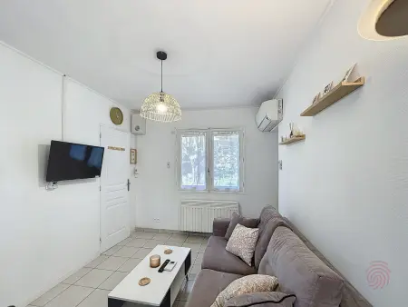 Appartement F1 avec Terrasse et Clim, à 650m des Thermes - Lamalou-les-Bains - Photo 3
