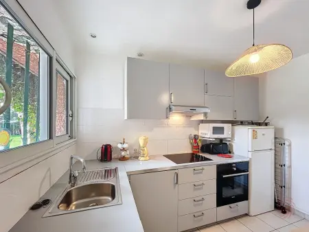 Appartement F1 avec Terrasse et Clim, à 650m des Thermes - Lamalou-les-Bains - Photo 10