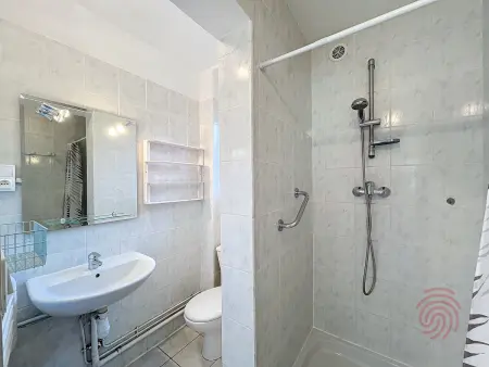 Charmant T2 avec terrasse Sud, parking, WiFi, animaux acceptés - proche thermes et centre Lamalou - Photo 12