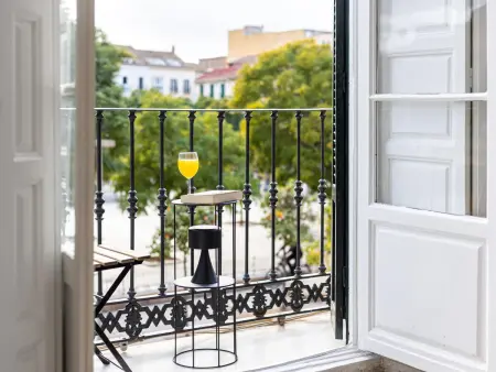 Grand appartement rénové, 4 chambres, parking, centre de Malaga - Photo 2