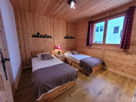 Grand appartement au cœur du village avec parking - Photo 7