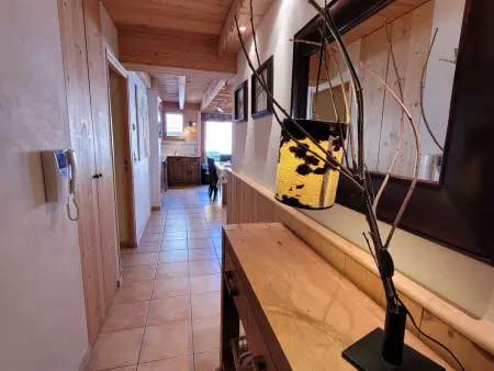 Grand appartement au cœur du village avec parking - Photo 8