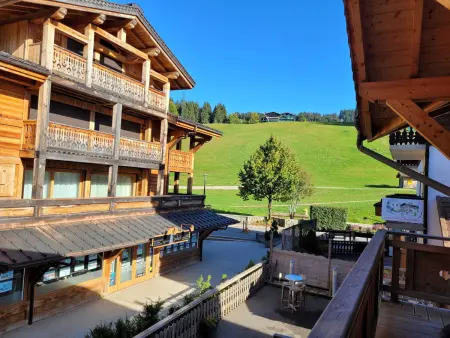 Grand appartement au cœur du village avec parking - Photo 12
