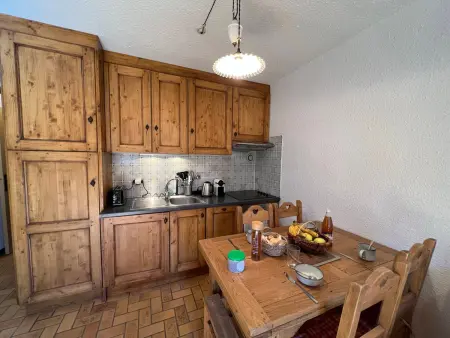 Chaleureux Appartement au Centre Village avec Cheminée - Photo 4