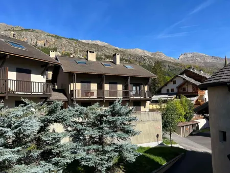 Chaleureux Appartement au Centre Village avec Cheminée - Photo 15