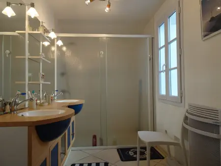 Maison familiale proche plage et port, avec terrasse équipée, Netflix, WiFi, ménage inclus - Photo 10