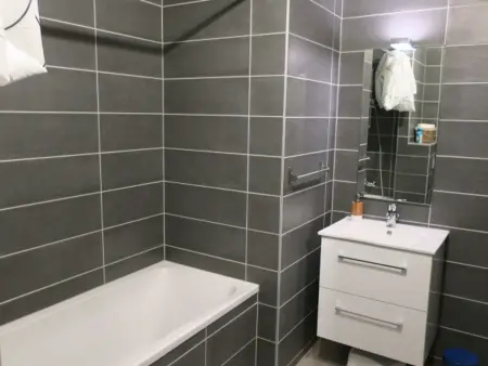 Appartement chaleureux 6 pers, balcon, parking, wifi - Photo 4