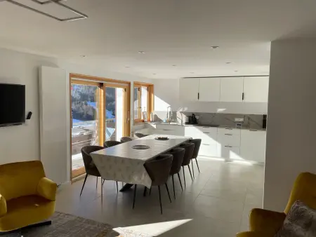 Duplex rénové 2020, 4 chambres, balcon, parking à La Clusaz - Photo 2
