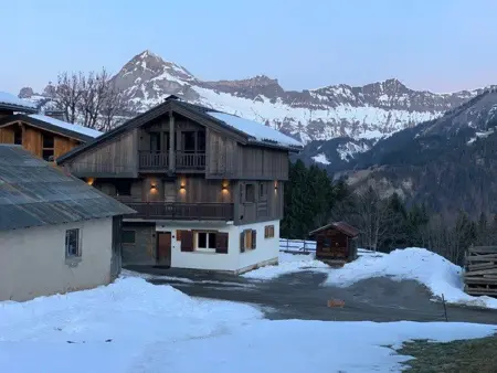 Appartement rénové, 6 pers, 2 ch + coin montagne, centre Crest-Voland, parking, skiroom, WIFI - Photo 3