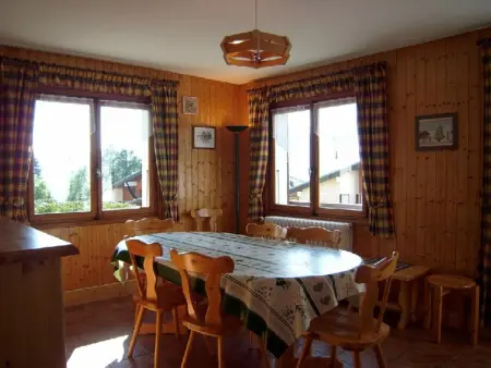 Chalet 8 pers. au pied des pistes avec parking à 50m des remontées mécaniques - Photo 2