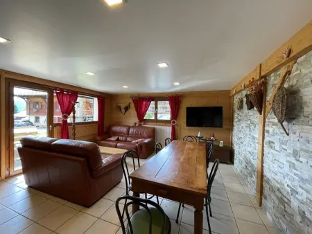 Appartement cosy 8 pers, 3 ch, proche pistes et centre, terrasse sud, parking, animaux acceptés - Photo 2