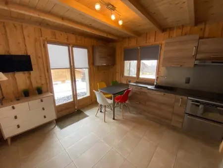 Studio 4 pers. rénové, proximité pistes & commerces, balcon/terrasse, parking privé - Photo 3