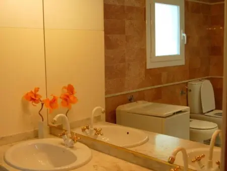 Appartement Front de Mer à Tossa de Mar avec Terrasse, Piscine et Accès Direct à 4 Plages Privées - Photo 6