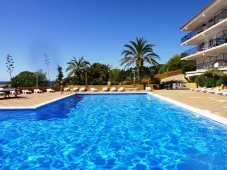 Appartement Front de Mer à Tossa de Mar avec Terrasse, Piscine et Accès Direct à 4 Plages Privées - Photo 11