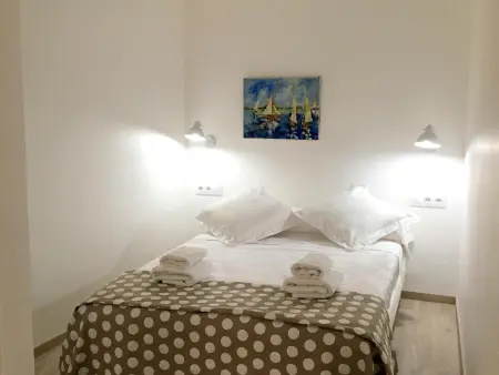 Loft moderne rénové, 4 pers, clim, Wi-Fi, centre historique, près plage - Tossa de Mar - Photo 2