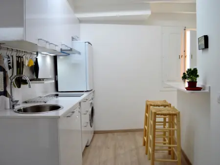 Loft moderne rénové, 4 pers, clim, Wi-Fi, centre historique, près plage - Tossa de Mar - Photo 6