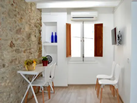 Loft moderne rénové, 4 pers, clim, Wi-Fi, centre historique, près plage - Tossa de Mar - Photo 10