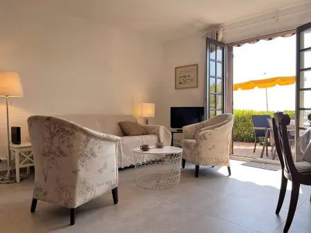 Maison Calme 3 Pièces avec Terrasse, Clim et Garage - Le Lavandou - Photo 2