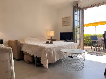 Maison Calme 3 Pièces avec Terrasse, Clim et Garage - Le Lavandou - Photo 4