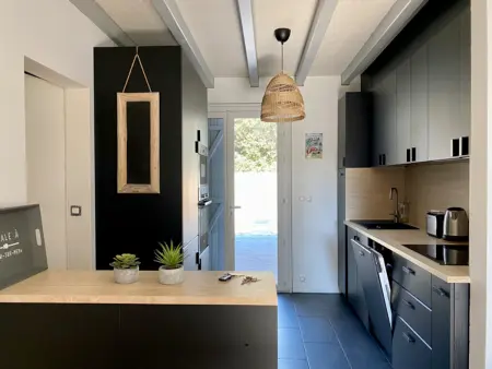 Maison avec terrasse et piscine privée proche plage - Photo 6