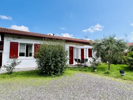 Maison T3 à Cambo, Animaux Admis, Parking, Internet - Photo 1