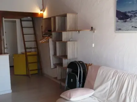 Maxi-studio 6 pers avec balcon sud, proche commerces et sports, accès pistes navette gratuite - Photo 2