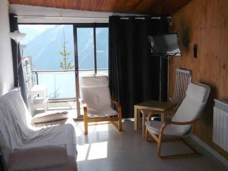 Maxi-studio 6 pers avec balcon sud, proche commerces et sports, accès pistes navette gratuite - Photo 4
