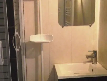 Maxi-studio 6 pers avec balcon sud, proche commerces et sports, accès pistes navette gratuite - Photo 5