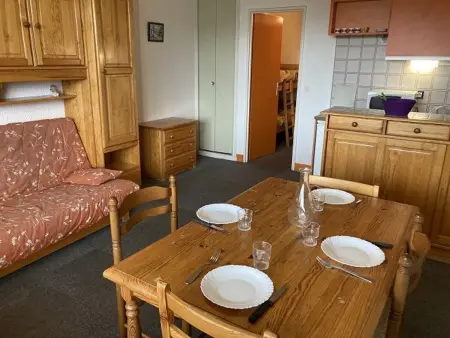 Studio lumineux 4 pers, pieds des pistes, balcon sud, proche sports et commerces - Photo 1