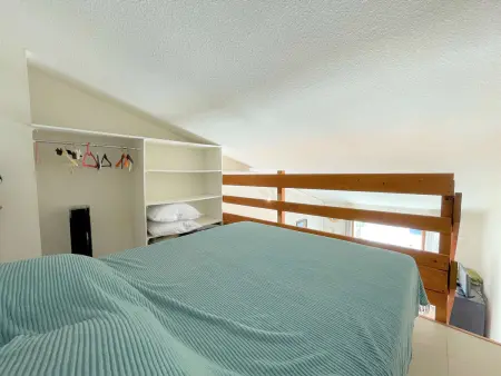Studio mezzanine climatisé avec piscine, terrasse, parking privé et proche plage - Gruissan - Photo 5