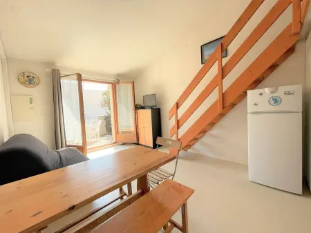 Studio mezzanine climatisé avec piscine, terrasse, parking privé et proche plage - Gruissan - Photo 7