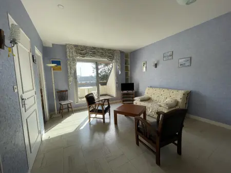 Appartement avec Balcon à 500m de la Plage et Proche Commerces à Jullouville - Photo 3