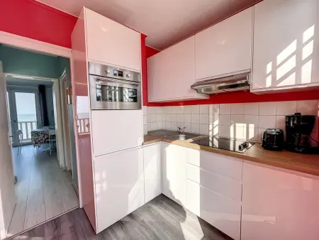 Appartement avec balcon, jardin, et accès plage - Photo 4