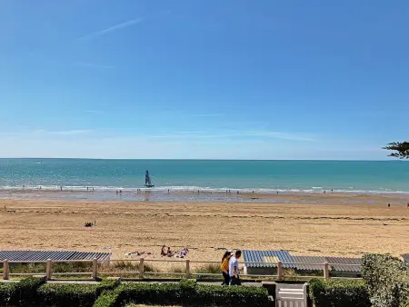 Appartement avec balcon, jardin, et accès plage - Photo 17
