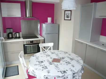 Maison lumineuse à 200m de la plage avec jardin et terrasse - Photo 3