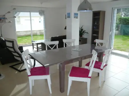 Maison lumineuse à 200m de la plage avec jardin et terrasse - Photo 4
