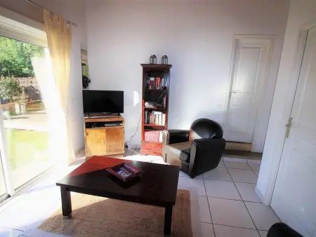 Villa lumineuse à 300m de la plage, 5min de l'océan en vélo, jardin et terrasse, proche commerces - Photo 2